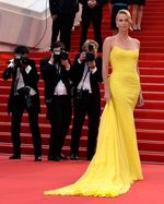 Parade Artis di Festival Film Cannes Hari Kedua