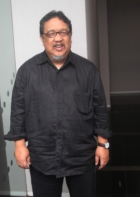 Reza Rahadian Shock Dengar Kabar Meninggalnya Didi Petet