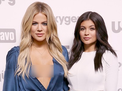 Hot Sisters! Khloe Kardashian dan Kylie Jenner Adu Seksi