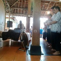 Ia meninggal tadi subuh di rumahnya, Jumat (15/4/2015) sekitar pukul 05.30 WIB.
