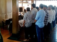 Didi Petet diduga meninggal dunia karena kelelahan.