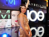 Ia tampak memesona dengan polesan lipstik merah di bibirnya. Pool/Noel/detikFoto.