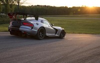 Viper paling hot ini dibekali mesin 8.400 cc V10 yang mampu menyemburkan tenaga hingga 645 hp dan torsi 812 Nm. Pool/dok Dodge.
