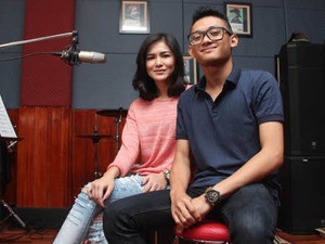 Masayu Clara Jajal Dunia Tarik Suara