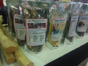 Rajin Meramu Akar Kayu, Ibu Ini Punya Omzet Rp 60 Juta/Bulan