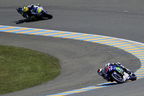 Lorenzo Sempat Khawatirkan Ancaman Rossi