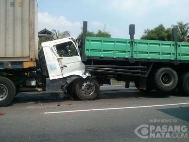 Kecelakaan Beruntun di Tol Cikampek Arah Jakarta, Macet Panjang 12 KM