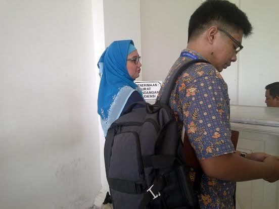Dipecat Jadi Kepala Sekolah, Retno Datangi Balai Kota Bawa Surat Keberatan