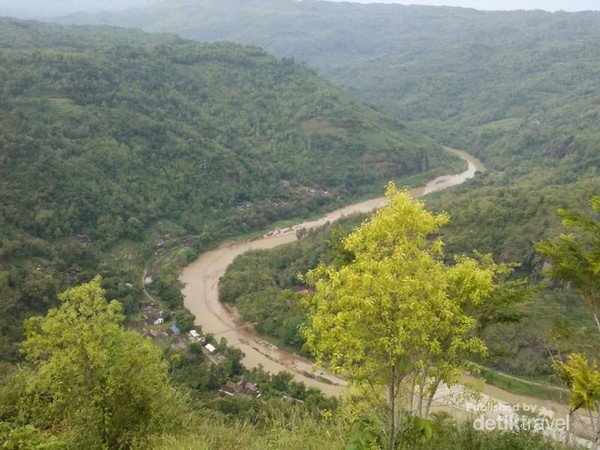 Begini Indahnya Sungai Oya Dari Kebun Buah Mangunan Bantul