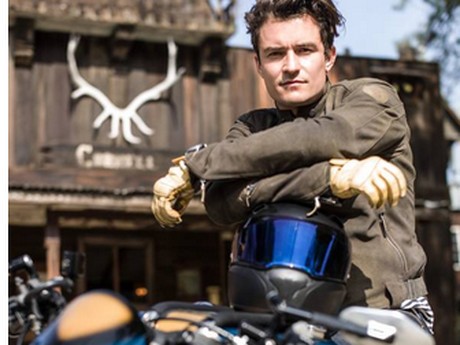 Orlando Bloom: Naik Motor Seperti Bermeditasi