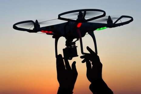 Traveler Ini Ditahan Karena Terbangkan Drone di Disneyland