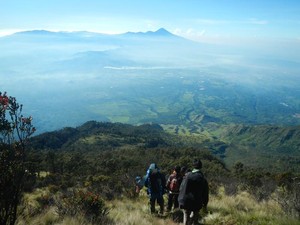 3 Hal Penting yang Harus Diingat Saat Mendaki Gunung