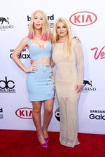 Britney Spears Tampil Sopan di Billboard Awards 2015