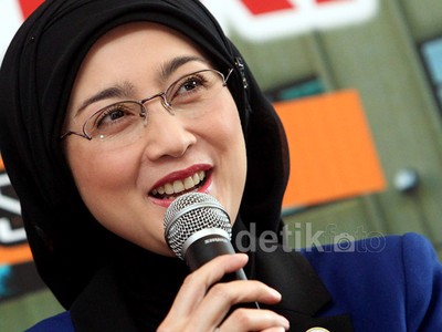 Desy Ratnasari Bicara Soal Penelantaran Anak