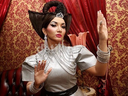 Pulihkan Nama Baik, Roro Fitria Datangi Mucikari RA