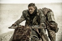 'Mad' Max Rockatansky (Tom Hardy) adalah manusia yang mempunyai misi bertahan hidup sampai esok hari. Misi itu sangatlah tidak mudah, apalagi setelah Max ditangkap dan dijadikan tawanan. (Dok Warner Bros. Pictures)