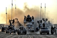 Dan yang selanjutnya terjadi adalah aksi kejar-kejaran menegangkan dan berbahaya yang intens juga realistis tanpa bantuan Computer-generated imagery (CGI). (Dok Warner Bros. Pictures)