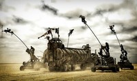 Lebih dari 80 persen adegan seru, menegangkan dan berbahaya dalam film ini dilakukan secara sungguhan tanpa Computer-generated imagery (CGI). Mulai dari kejar-kejaran mobil penuh ledakan, hingga manusia-manusia liar yang melompat dari satu tiang ke tiang lain (polecat) secara ekstrem. (Dok Warner Bros. Pictures)