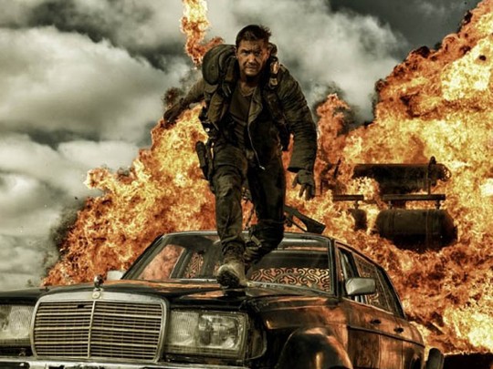 Full Action yang Intens dan Realistis di 'Mad Max: Fury Road' Full Action yang Intens dan Realistis di 'Mad Max: Fury Road'