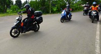 Iring-iringan peserta Fun Safety Riding Touring menuju Tanjung Lesung, Banten. Ist/Honda.