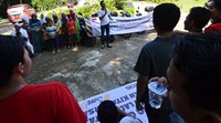 Peserta memberikan bantuan sosial kepada 40 anak-anak yatim di Tanjung Lesung, Banten. Ist/Honda.