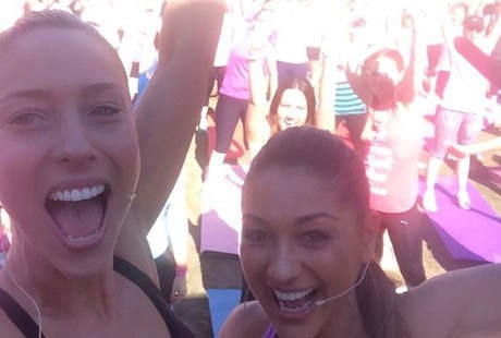 Bukan Model, Dua Kakak Beradik Cantik Ini Ternyata Pelatih Fitnes!