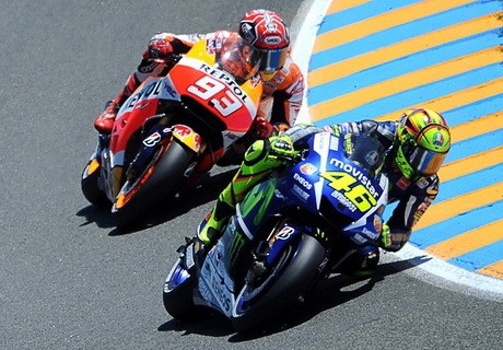 Buat Kesalahan saat Salip Marquez, Rossi Minta Maaf