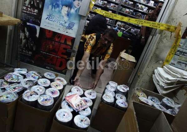 Gebuk Pembajak DVD, Mungkinkah Original Dipermurah Lewat Korting Pajak?
