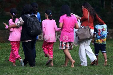 Pasutri Utomo-Iin Rutin Gelar Ritual Sabu Saban Malam Jumat