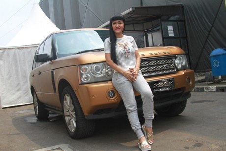 Tengah Prihatin, Jupe Tak Bermaksud Sok Perlente Pakai Mobil Mewah