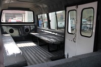 Angkot pun terlihat lebih besar dibanding angkot lainnya, Super Ace memang memiliki wheelbase yang panjang, jadi formasi penumpangnya menurut Kiki bisa 9+5+1 itu artinya, 9 penumpang di sisi kanan mobil, 5 penumpang di sisi kiri dan 1 penumpang di depan. Pool/dok Tata Motors.