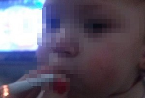 Foto Bayi yang Mulutnya Dijejali Rokok Hebohkan Publik Spanyol