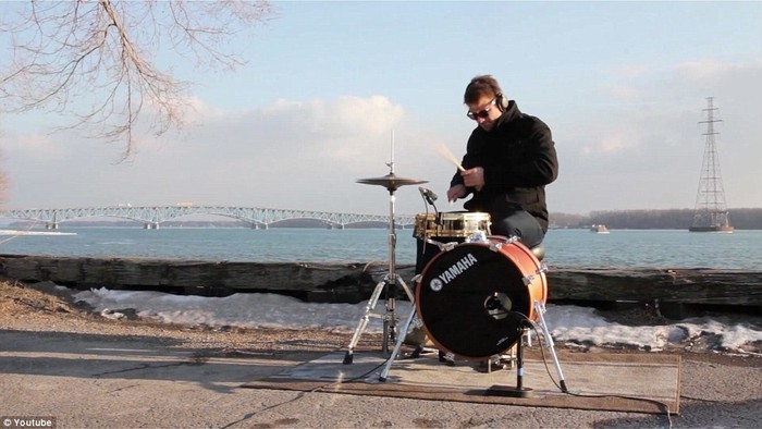 Epik! Begini Jadinya Kalau Drummer Pergi Liburan