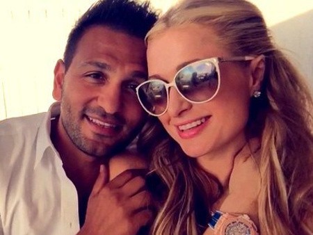 Paris Hilton Dikabarkan Pacari Milyuner