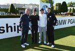 Aksi Niall Horan Bermain Golf