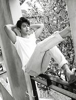 Foto Minhyuk dan Kucing Ini Bikin Boice Senyum-senyum Sendiri