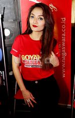Pose Keramas ala Siti Badriah