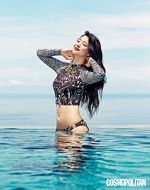 Lebih Dewasa dan Seksi, Foto-foto Sulli 'f(x)' di Bali