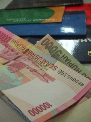 Konsumen Indonesia Pilih Menabung Ketimbang Investasi