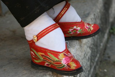 Kaki kecil tanda kecantikan di Tiongkok (CNN) Kaki kecil tanda kecantikan di Tiongkok (CNN)