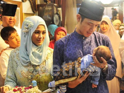 Dude Harlino Tak Mau Berhenti di Satu Anak Saja dengan Alyssa