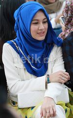 Keseksian Irina Shayk Bikin Kelepek-kelepek, Cita Citata Berkerudung