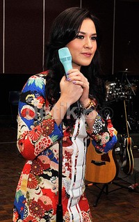 Dalam latihan tersebut, pemilik nama lengkap Raisa Andriana itu nampak membawakan beberapa hits-nya. Pool/Noel/detikFoto.