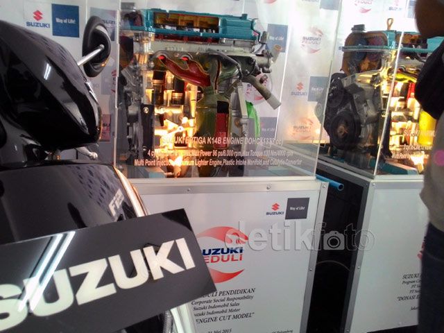 Suzuki Bagikan Mesin Mobil dan Unit Motor untuk SMK