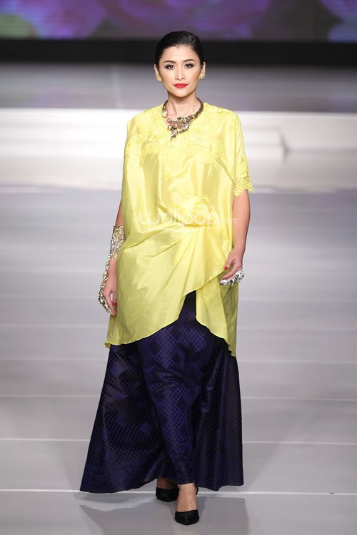 Adjie Notonegoro Kebaya Nusantara. Jakarta Fashion & Food Festival 2015 at Ballroom Harris Hotel. Kelapa Gading. Jakarta. [Foto: Mohammad Abduh/Wolipop]