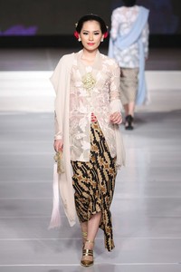 Adjie Notonegoro Kebaya Nusantara. Jakarta Fashion & Food Festival 2015 at Ballroom Harris Hotel. Kelapa Gading. Jakarta. [Foto: Mohammad Abduh/Wolipop]