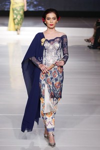 Adjie Notonegoro Kebaya Nusantara. Jakarta Fashion & Food Festival 2015 at Ballroom Harris Hotel. Kelapa Gading. Jakarta. [Foto: Mohammad Abduh/Wolipop]