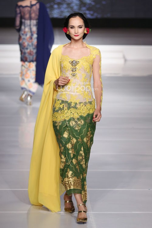 Adjie Notonegoro Kebaya Nusantara. Jakarta Fashion & Food Festival 2015 at Ballroom Harris Hotel. Kelapa Gading. Jakarta. [Foto: Mohammad Abduh/Wolipop]