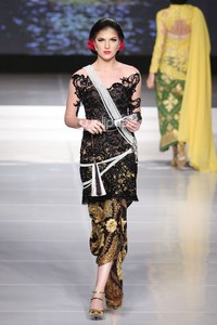 Adjie Notonegoro Kebaya Nusantara. Jakarta Fashion & Food Festival 2015 at Ballroom Harris Hotel. Kelapa Gading. Jakarta. [Foto: Mohammad Abduh/Wolipop]