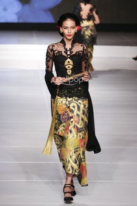 Adjie Notonegoro Kebaya Nusantara. Jakarta Fashion & Food Festival 2015 at Ballroom Harris Hotel. Kelapa Gading. Jakarta. [Foto: Mohammad Abduh/Wolipop]